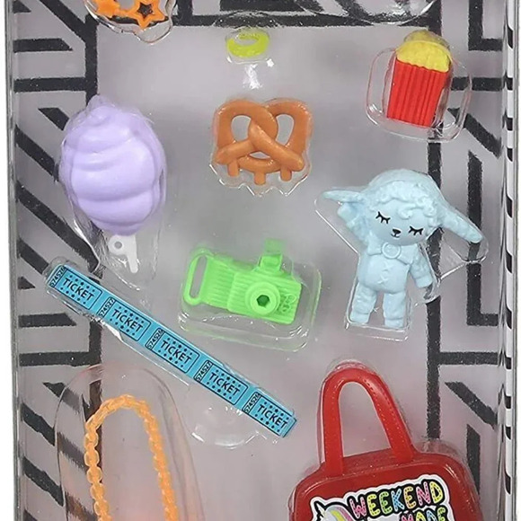 Other - BARBIE Weekend Mode Carnival Fashion Accessories Pack